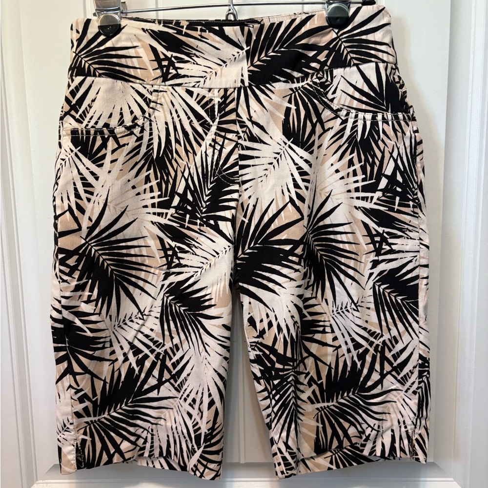 Ruby Rd Tropical print Black and Cream Bermuda’s. Woman’s Size 6.